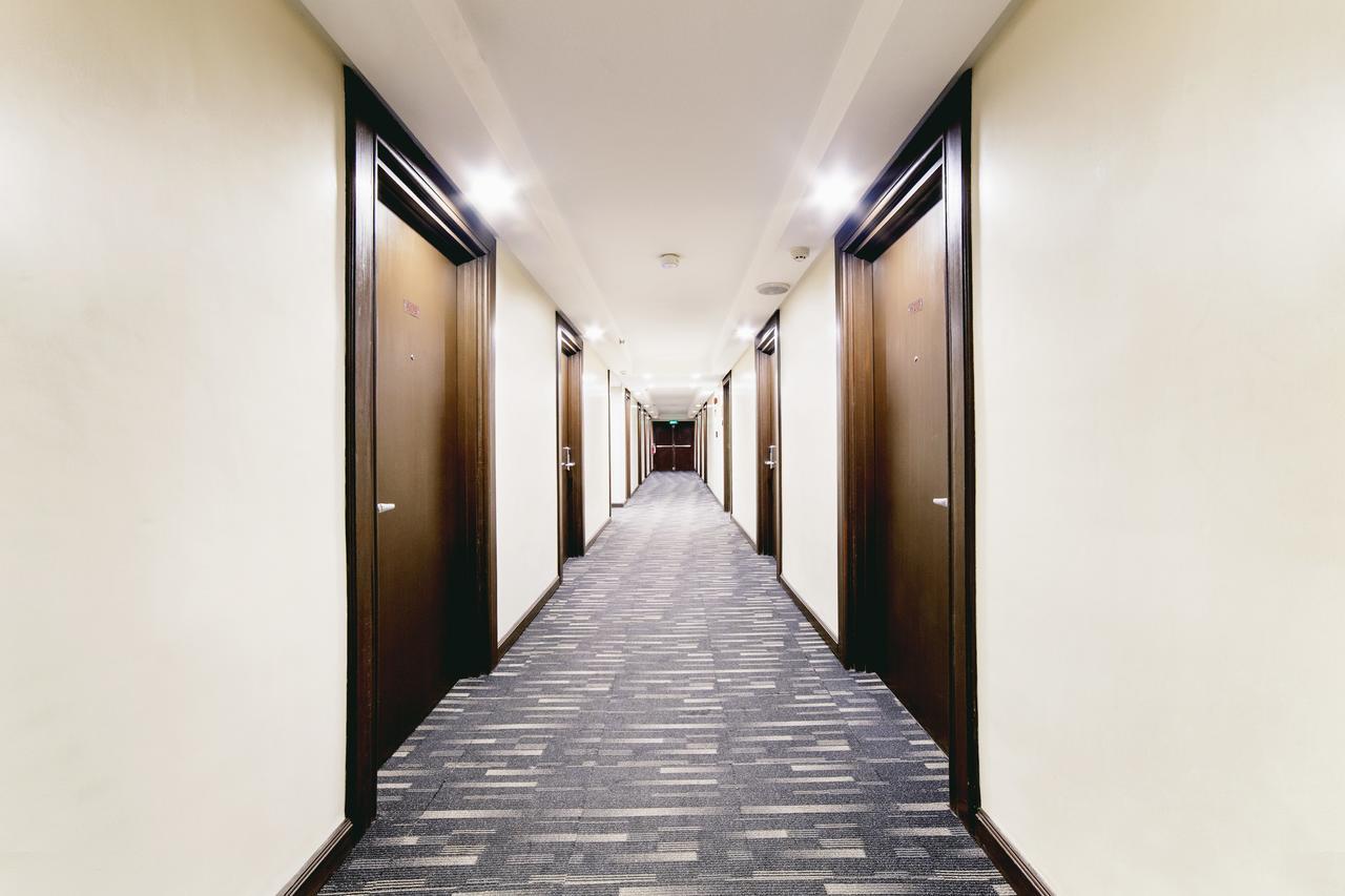 Отель The Charter House Макати Экстерьер фото